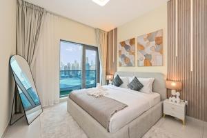 Golden Stays - Opulent 2BR View Residence at The Bay