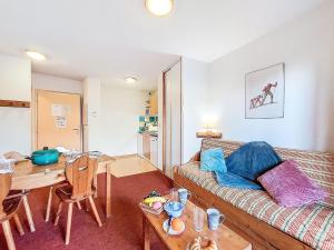 Apartment Bâtiment A-13 by Interhome