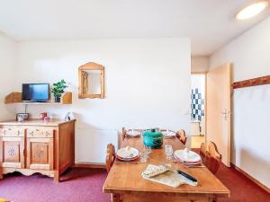 Apartment Bâtiment A-13 by Interhome