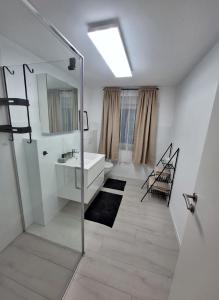 NEU Ferienwohnung Bella, eigener Garten, stylisch, elegant, hundefreundlich