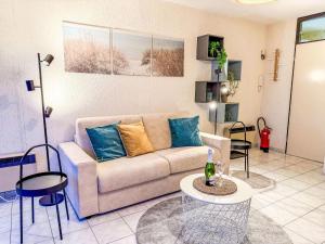 Studio Studio 806 with balcony by Interhome