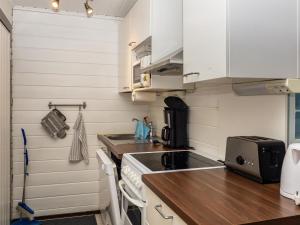 Holiday Home Lomapohjas 2 by Interhome