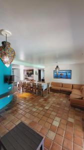 Casa pé na areia 4 suites, 1,36 km do centrinho