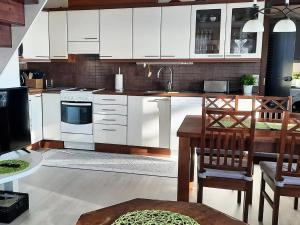 Holiday Home Loisteranta by Interhome