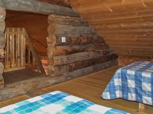 Holiday Home Honkapirtti- vuotunki by Interhome