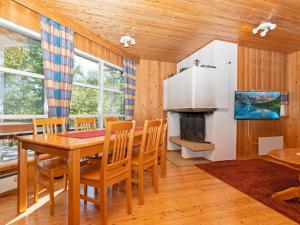 Holiday Home Valkeisrinne 1h by Interhome