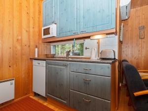 Holiday Home Valkeisrinne 1h by Interhome