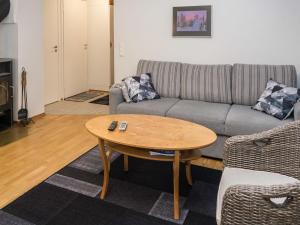 Holiday Home Karhunvartijan linna b11 by Interhome