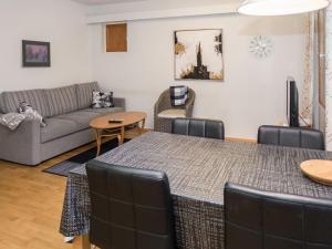 Holiday Home Karhunvartijan linna b11 by Interhome