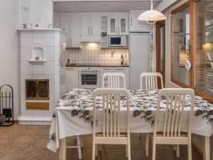 Holiday Home Karhunvartijan linna b14 by Interhome