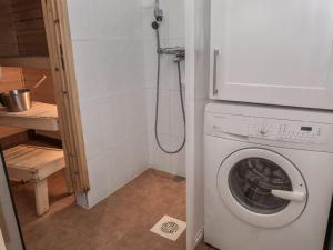 Holiday Home Karhunvartijan linna b14 by Interhome