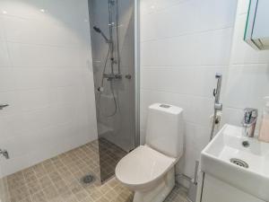 Holiday Home Vuosselinhelmi c6 by Interhome