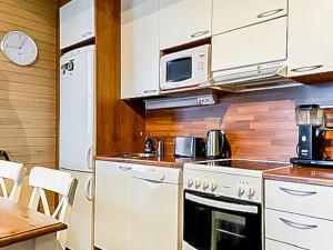 Holiday Home Länsirinne c 12 by Interhome