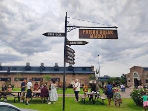 Cozy 1 Bedroom Apartment on 21 Sunset Ave