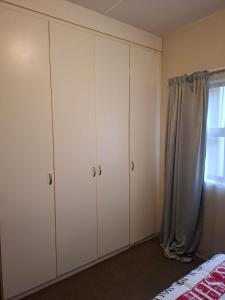Cozy 1 Bedroom Apartment on 21 Sunset Ave