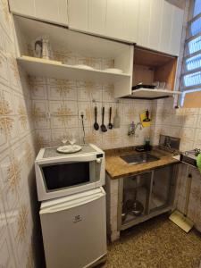 studio no polo gastronomico de Copacabana a uma quadra da praia