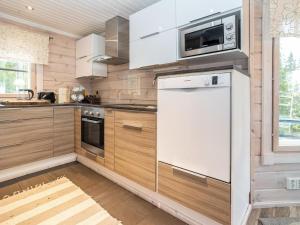 Holiday Home Villa helmi by Interhome