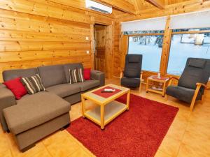 Holiday Home Rukan nietosrinne by Interhome