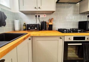 Cosy & Luxury 2BR Flat in Calverton