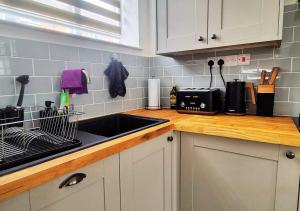Cosy & Luxury 2BR Flat in Calverton