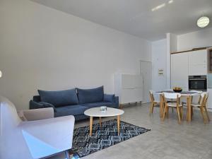 Wonderful Sea View Apartment in Saranda 031