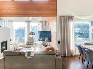 Holiday Home Rukavuorenhuippu 23 a by Interhome