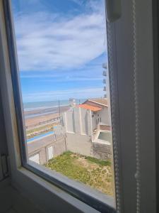 Comodo departamento frente al mar, frente al parador La Marea