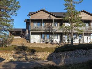 Holiday Home Karhu b by Interhome