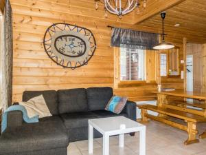 Holiday Home Hirvas levi 2 by Interhome
