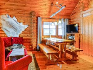 Holiday Home Tikkatupa by Interhome