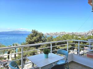 Two Bedroom Apartment With Sea View 093