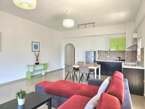 Two Bedroom Apartment With Sea View 093