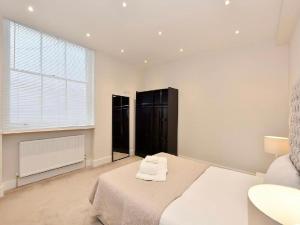 3 Bedrooms flat in South Kensington Queensgate 61