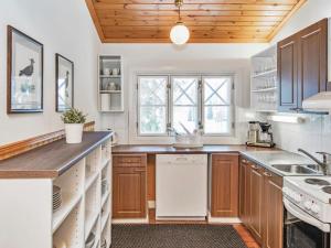 Holiday Home Kivitasku by Interhome