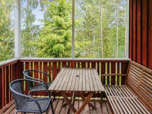 Holiday Home Naurulokki 4 by Interhome