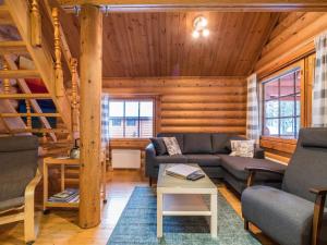 Holiday Home Kuukkelintupa 1 by Interhome