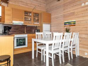 Holiday Home Ylläs-eeli green house c2 by Interhome