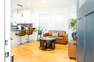 16 -3 Spacious 4BR Worcester Home near Parks