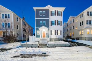 16 -3 Spacious 4BR Worcester Home near Parks