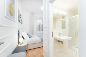 Rentero Central Apartment near Charles Square