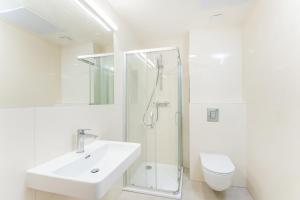 Rentero Central Apartment near Charles Square