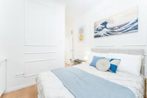 Rentero Central Apartment near Charles Square