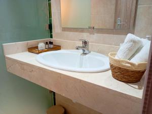 Appartement moderne 2 chambres À 5 min de laéroport RAK avec Wi-Fi rapide