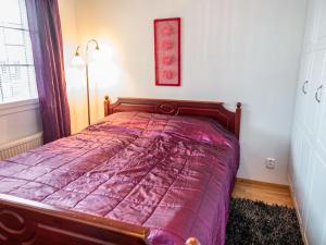 Holiday Home Point vale 4 as 3 by Interhome