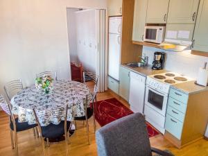 Holiday Home Point vale 4 as 3 by Interhome