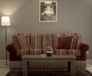 New Cairo, Central Hub Apartment, Luxury Furnished Retreat