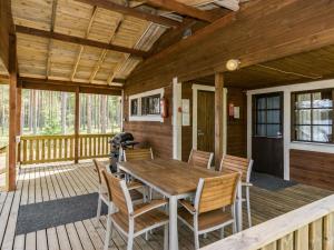 Holiday Home Mäntyniemi by Interhome