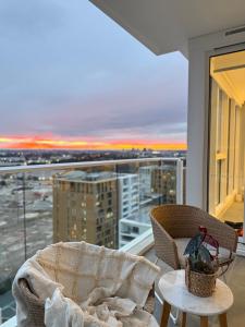 Golden Hours In Olympic Park with Free Parking Pool and View