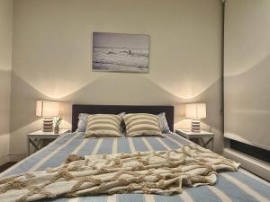 Golden Hours In Olympic Park with Free Parking Pool and View