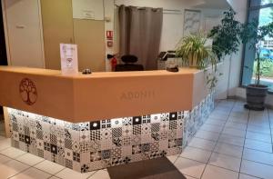 Adonis Gapotel